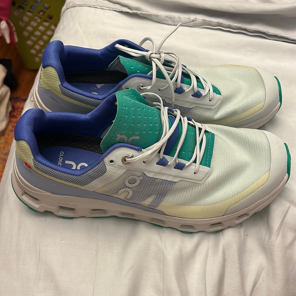 On Cloudvista Running Shoes 9.5